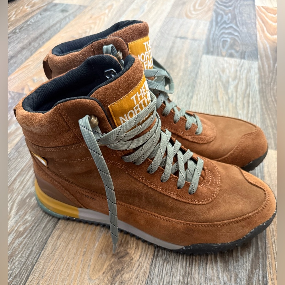 The North Face Back to Berkeley III Leather Waterproof Men Hiking Boot